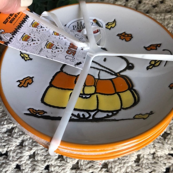 Snoopy Halloween APPETIZER Plates - Picture 1 of 7